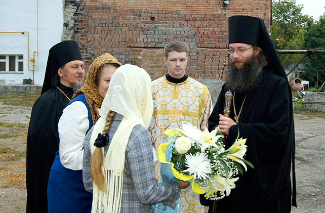 Епископ Серафим возглавил Литургию в Преображенском монастыре Каменска-Уральского