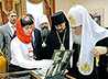 Святейший Патриарх Кирилл посетил выставку «Подвиг служения России царской династии Романовых»