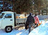 Акция «Тепло всем» завершилась в Артемовском доставкой дров в дома адресатов