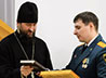Пожарников Североуральска поздравили грамотами и ценными подарками
