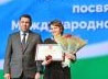 Первые лица Уральского региона поздравили участниц женского форума с 8 марта