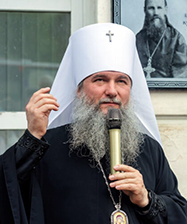 Митрополит Евгений освятил мемориальную доску на доме, в котором останавливался праведный Иоанн Кронштадтский
