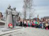 Ко Дню Победы монумент советским воинам в центре поселка Билимбай реконструировали