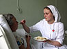 Православные волонтеры помогают медикам Сухого Лога в уходе за больными