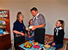 Верхнесалдинские добровольцы посетили пенсионерку накануне крещенского Сочельника
