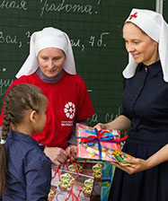 «Школа доброты»: благотворительную акцию по сбору детей в школу проводит Православная служба милосердия