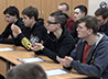 Студенты-практиканты восстанавливают УАЗы для отправки на Донбасс