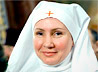 Сестры милосердия помогают пациентам екатеринбургской травматологической больницы выбрать духовные книги и подготовиться к церковным таинствам