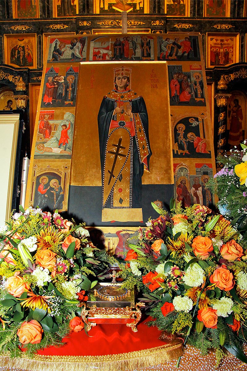 Екатеринбуржцы встретили великую всехристианскую святыню – мощи великомученицы Екатерины