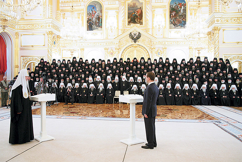 Участники Архиерейского Собора Русской Православной Церкви встретились с Президентом России Д.А. Медведевым