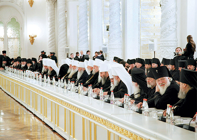 Участники Архиерейского Собора Русской Православной Церкви встретились с Президентом России Д.А. Медведевым